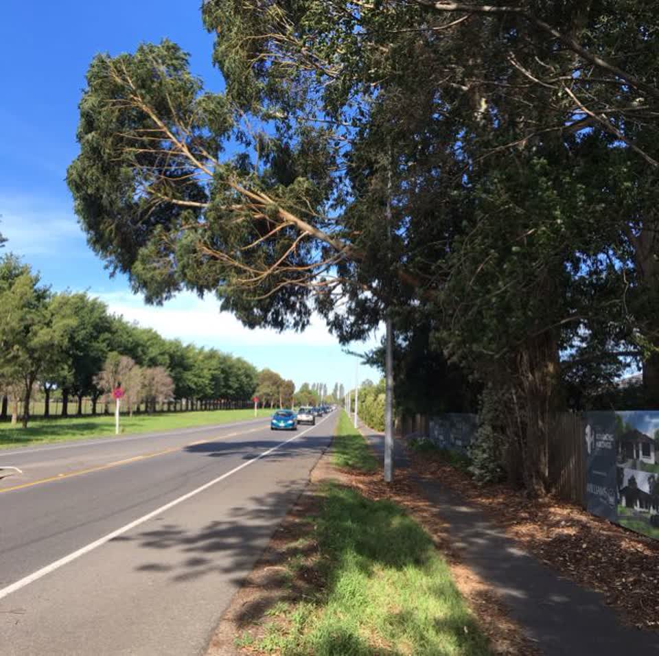 The photograph attached to this roading/streets report
