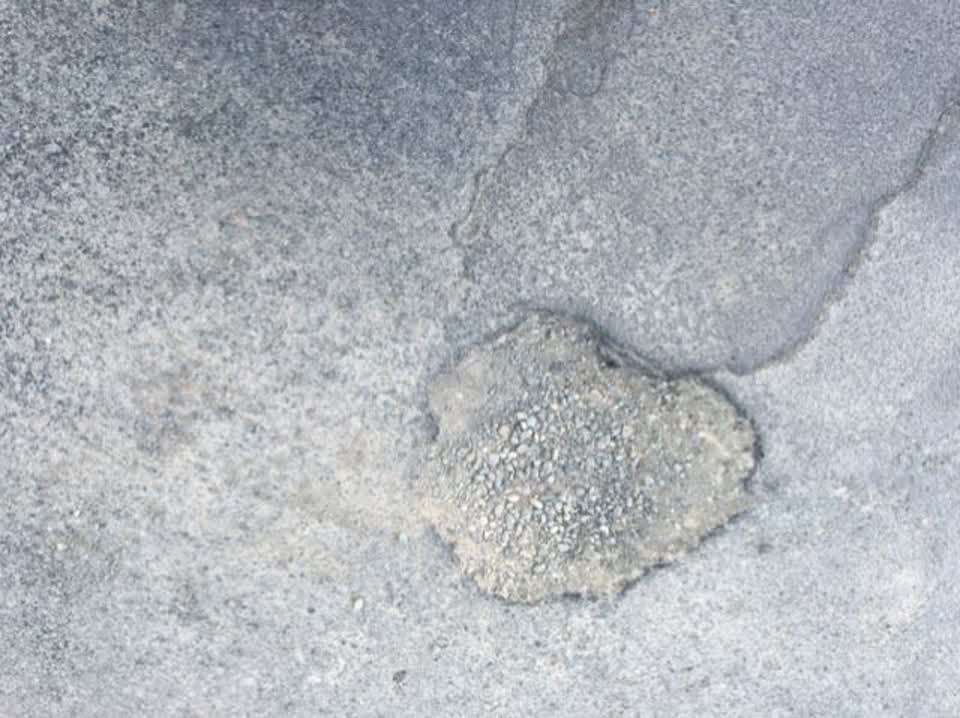 The photograph attached to this roading/streets report