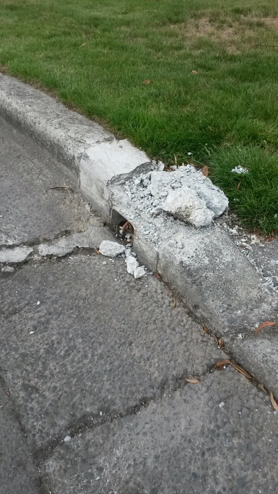 The photograph attached to this roading/streets report