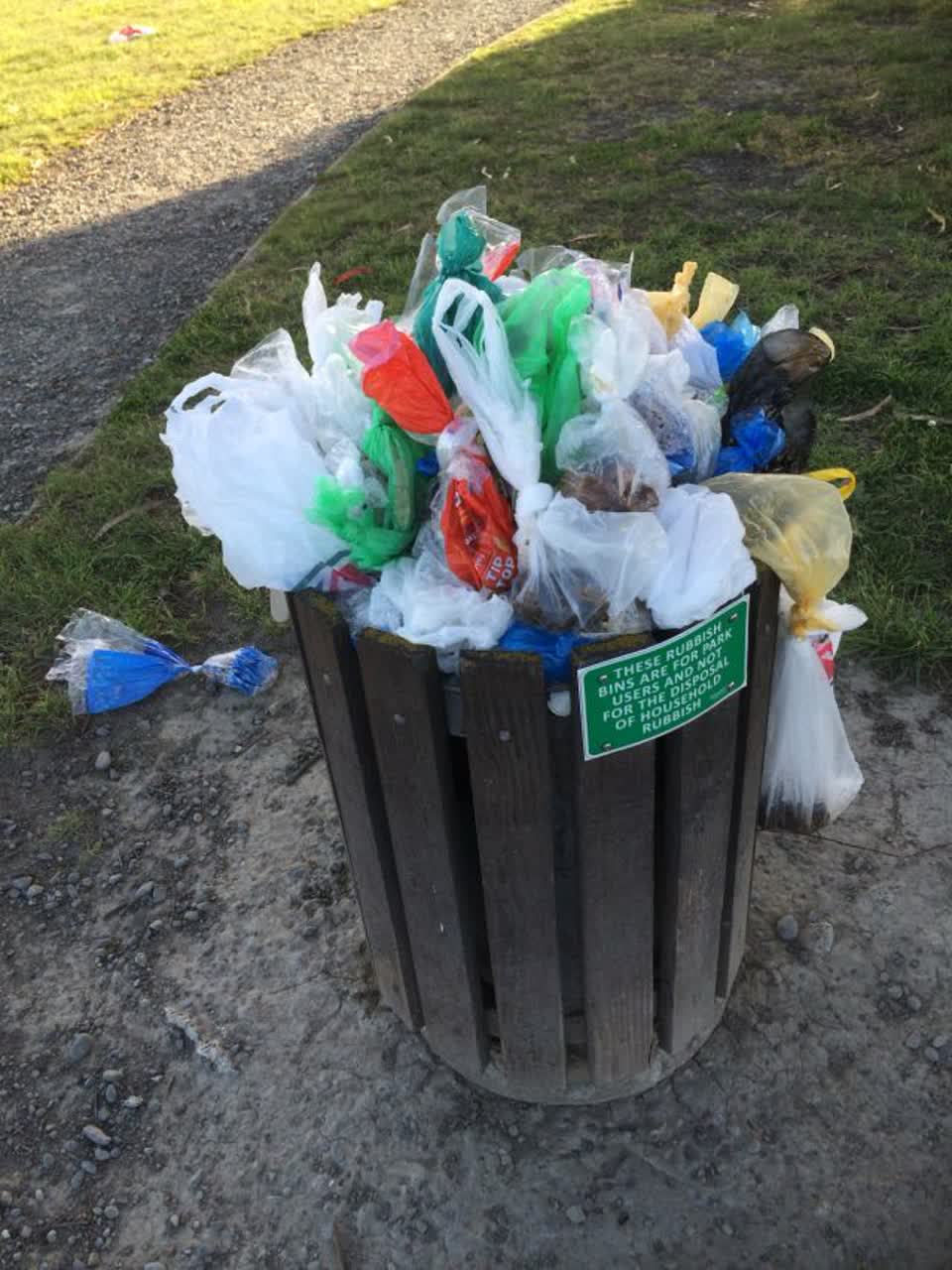The photograph attached to this rubbish/recycling report