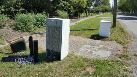 Rubbish/Recycling, a report photo