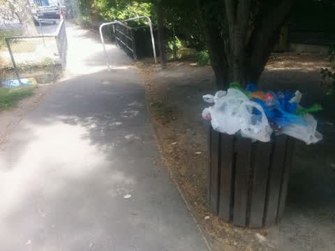 Rubbish/Recycling, a report photo
