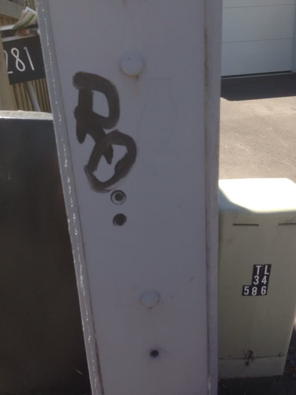 The photograph attached to this graffiti report