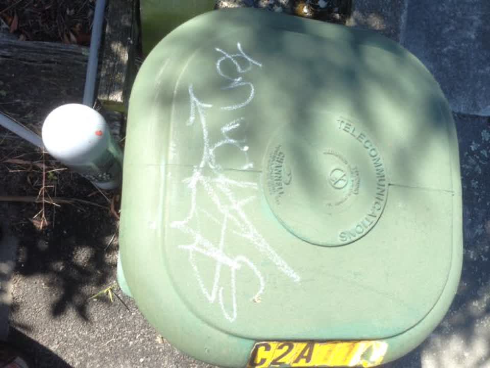 The photograph attached to this graffiti report