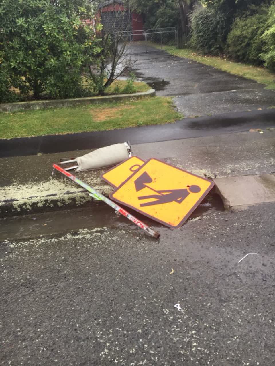 The photograph attached to this roading/streets report