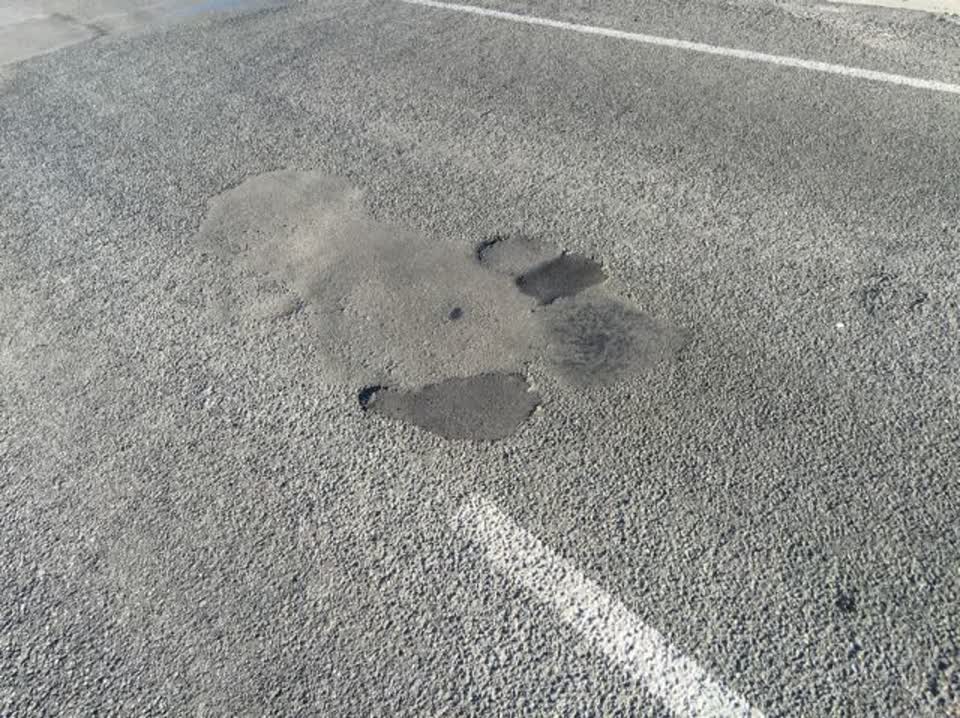 The photograph attached to this roading/streets report