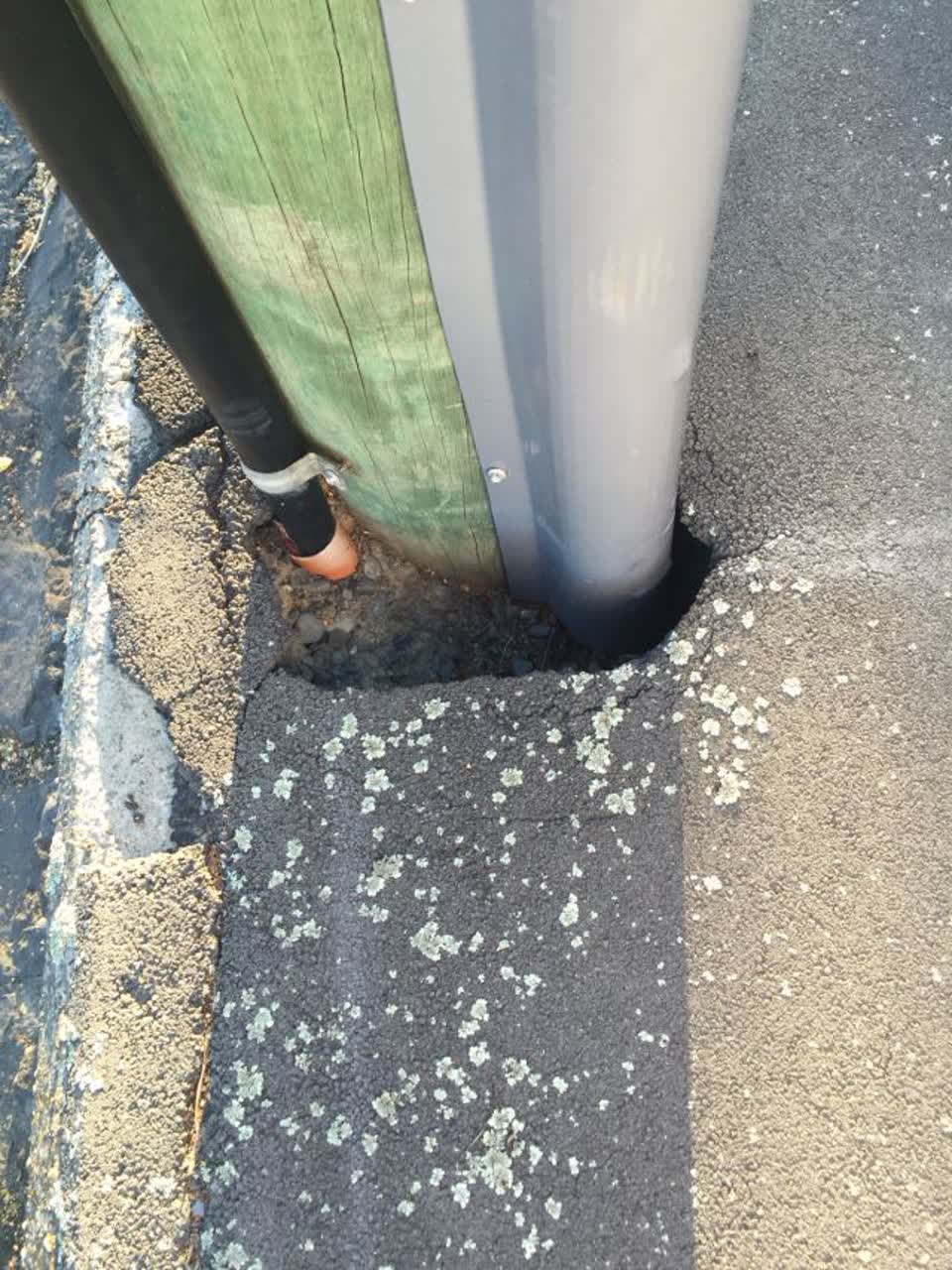 The photograph attached to this roading/streets report