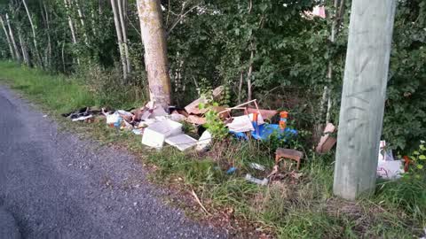 Rubbish/Recycling, a report photo