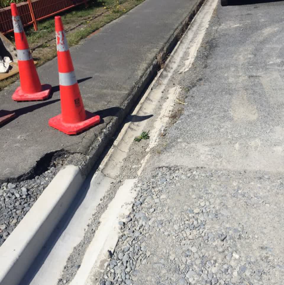 The photograph attached to this roading/streets report