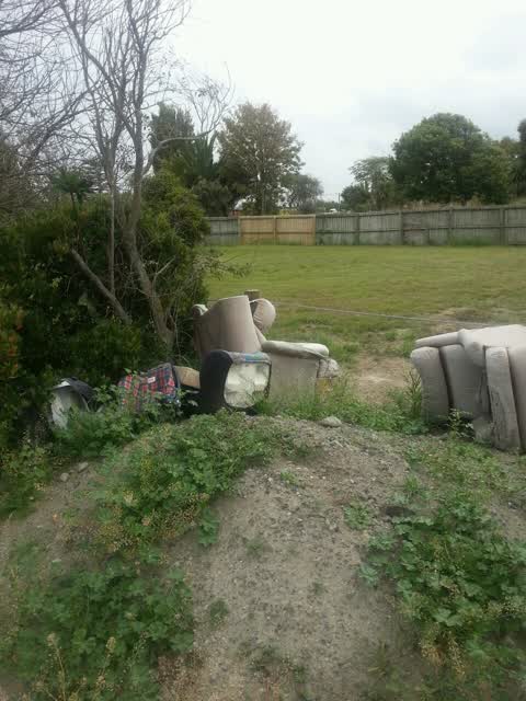 Rubbish/Recycling, a report photo