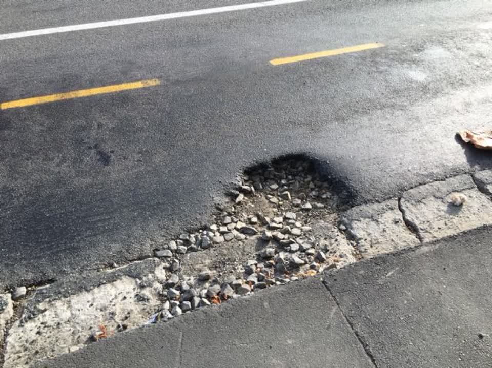 The photograph attached to this roading/streets report