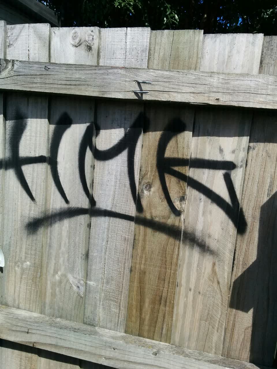The photograph attached to this graffiti report