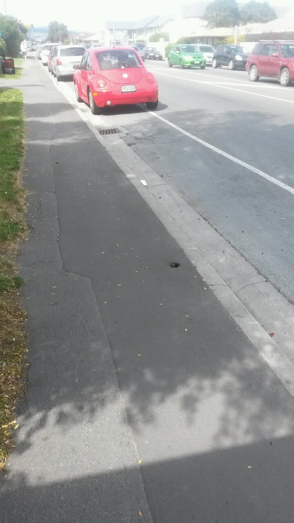 The photograph attached to this roading/streets report
