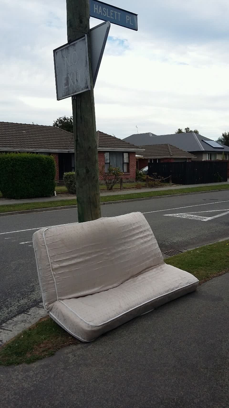 The photograph attached to this rubbish/recycling report