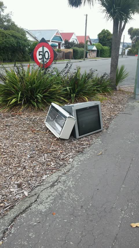 Rubbish/Recycling, a report photo