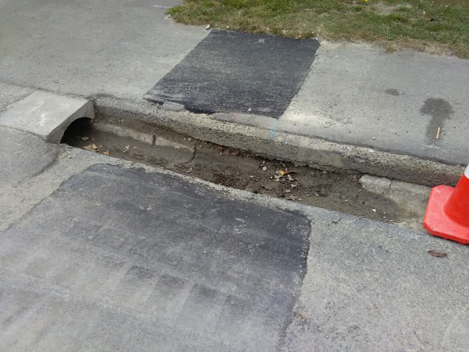 The photograph attached to this roading/streets report