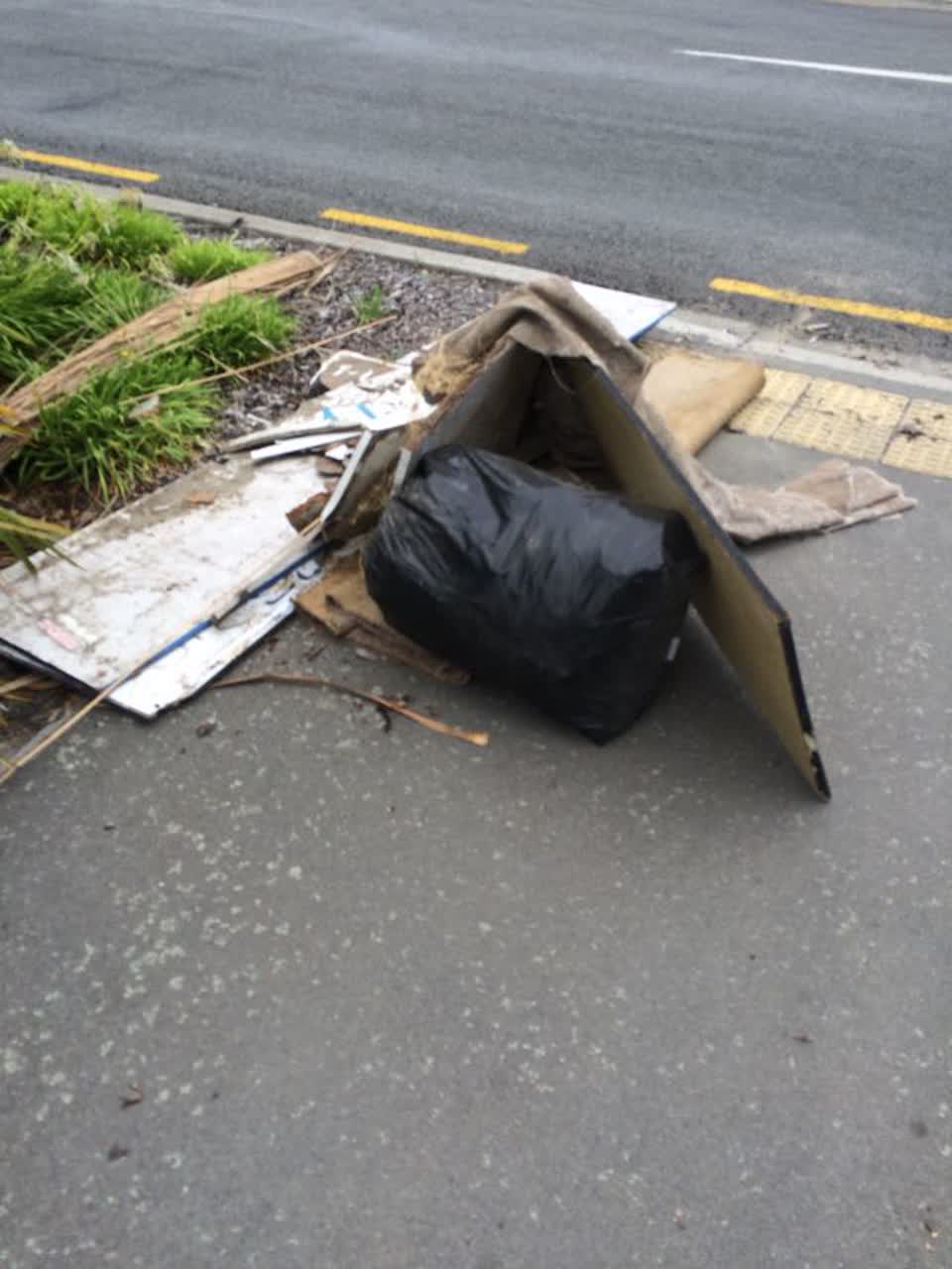 The photograph attached to this roading/streets report
