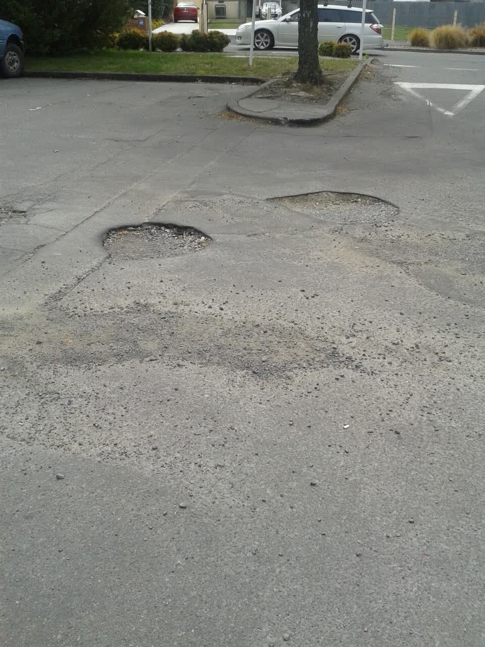 The photograph attached to this roading/streets report