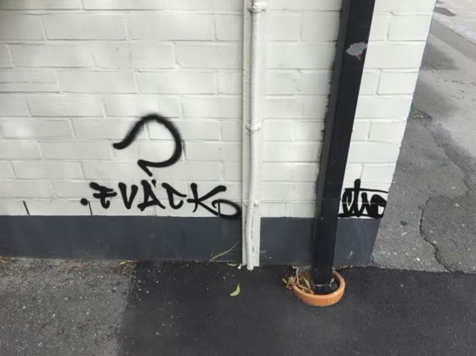 The photograph attached to this graffiti report