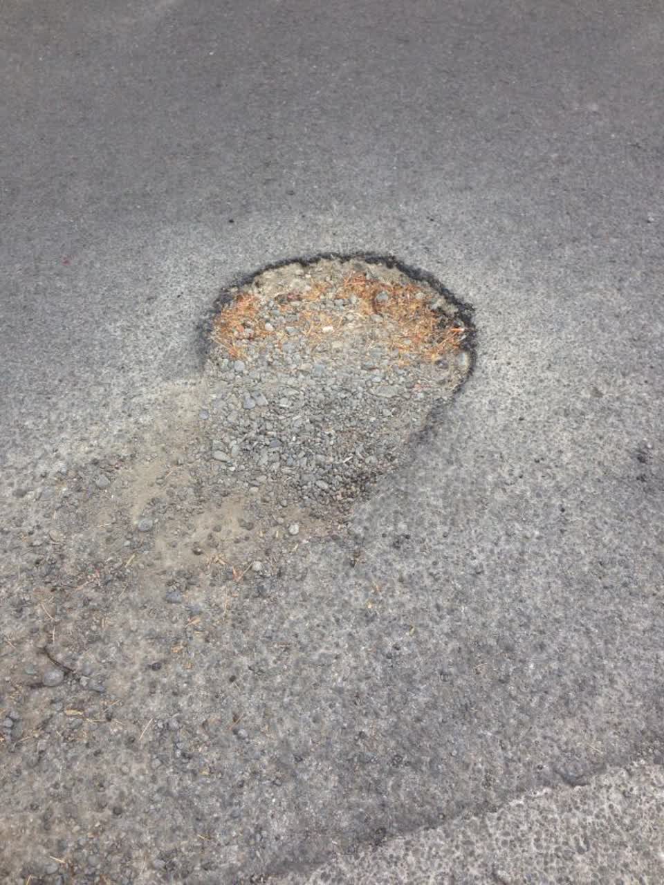 The photograph attached to this roading/streets report