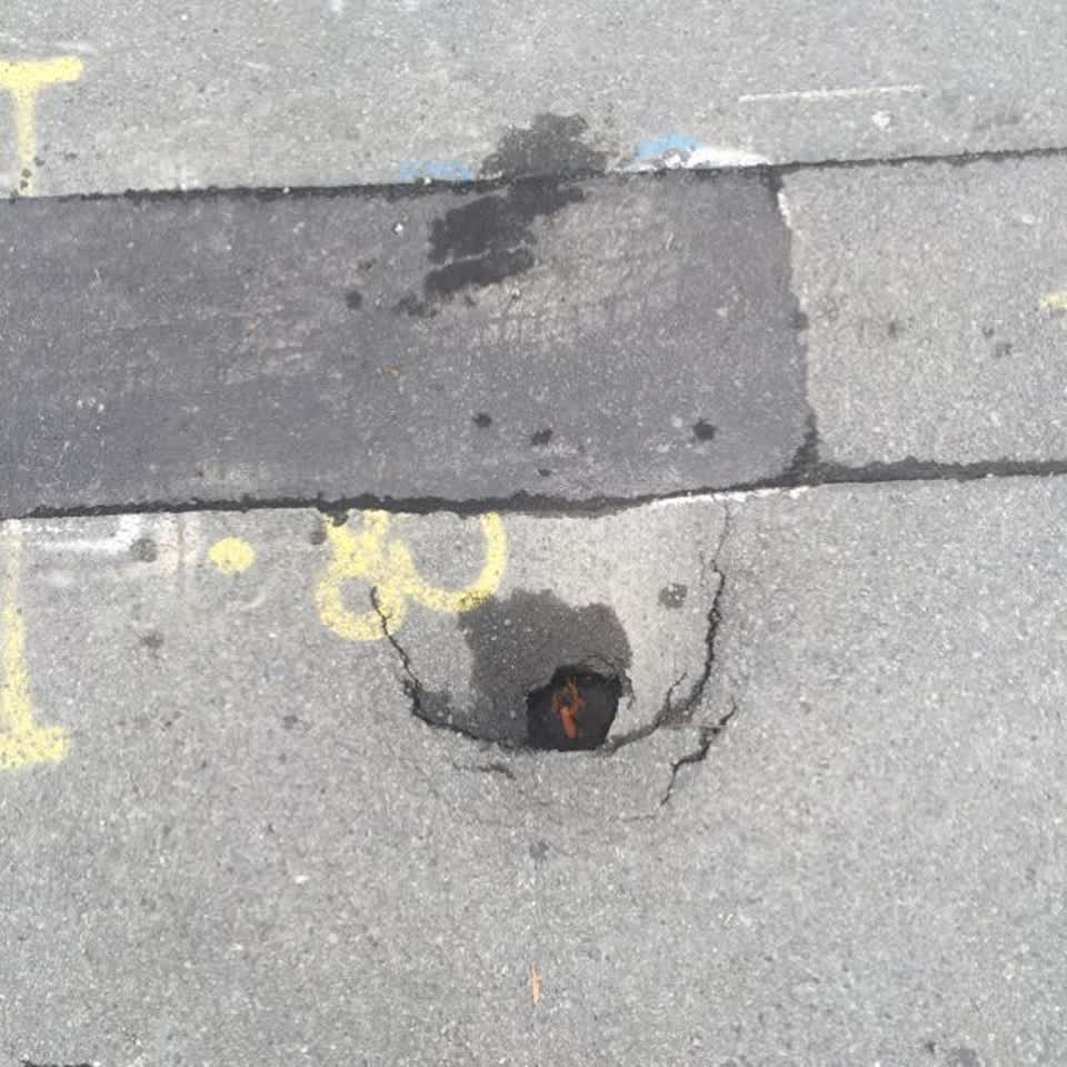 The photograph attached to this roading/streets report