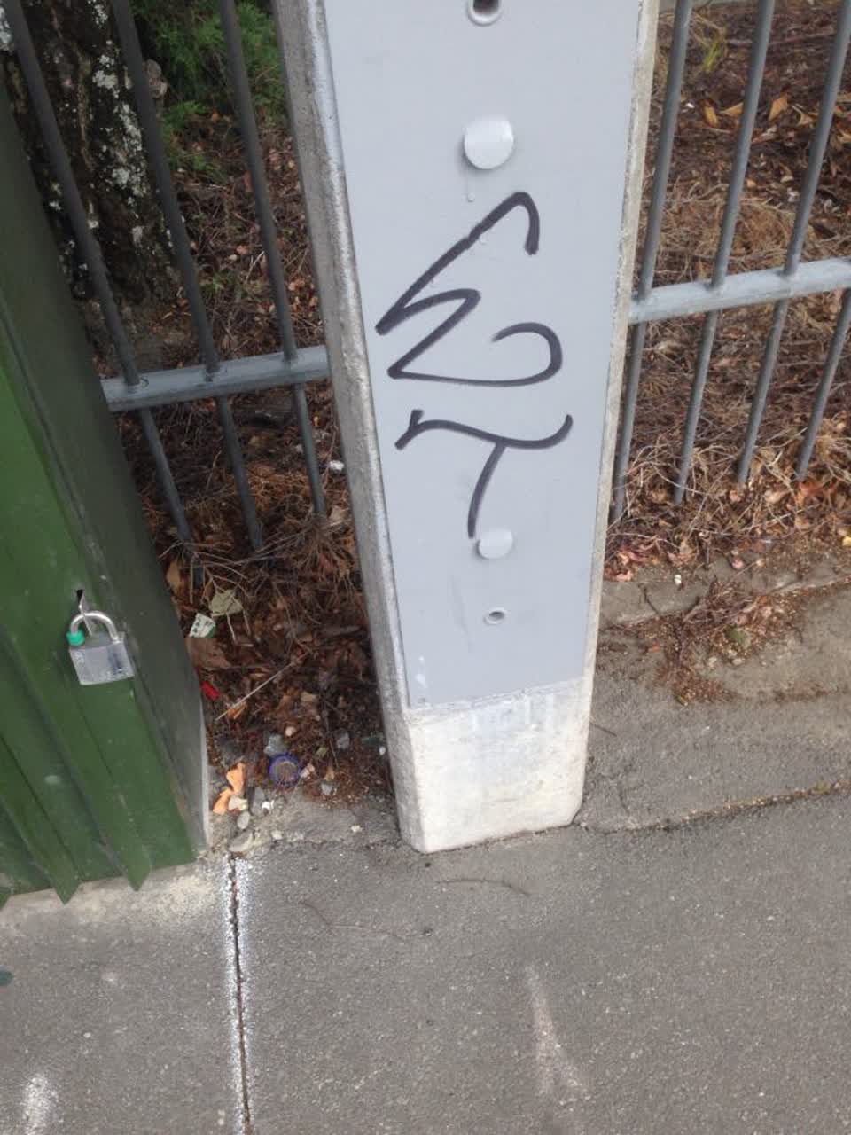 The photograph attached to this graffiti report