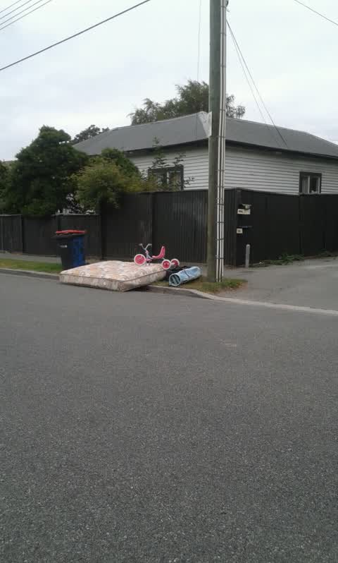 Rubbish/Recycling, a report photo