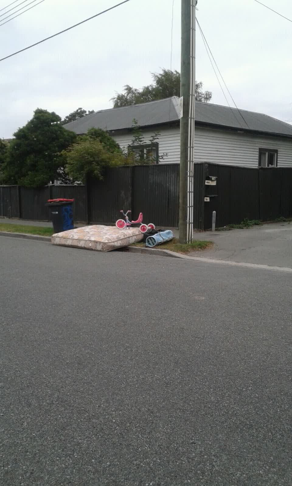 The photograph attached to this rubbish/recycling report