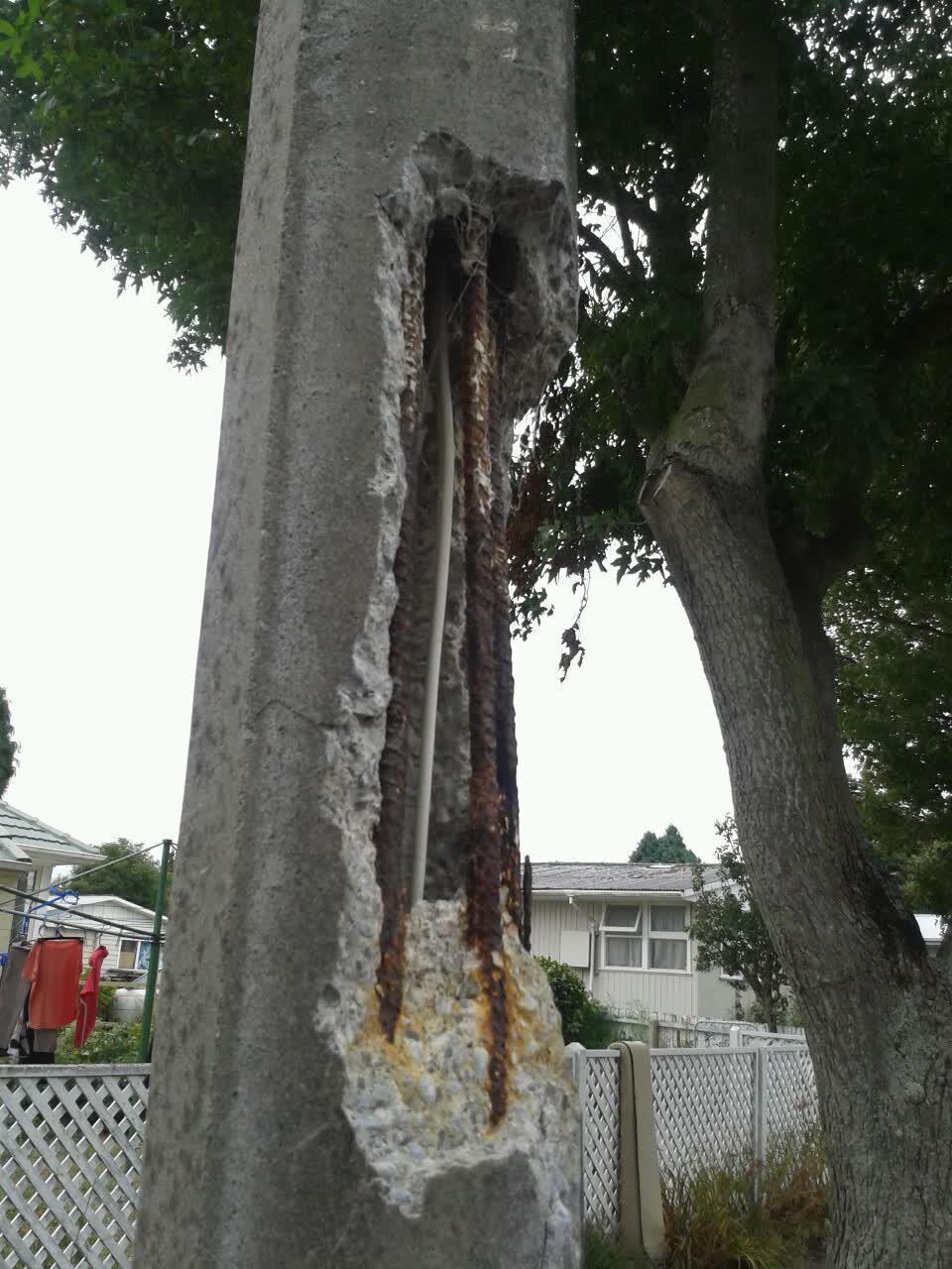 The photograph attached to this roading/streets report