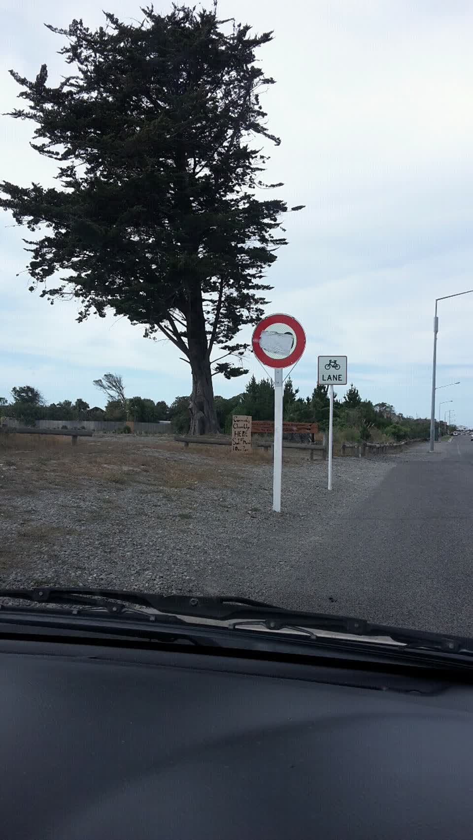 The photograph attached to this roading/streets report