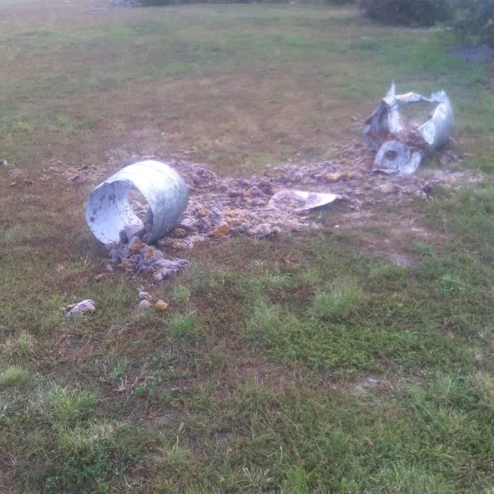 The photograph attached to this rubbish/recycling report