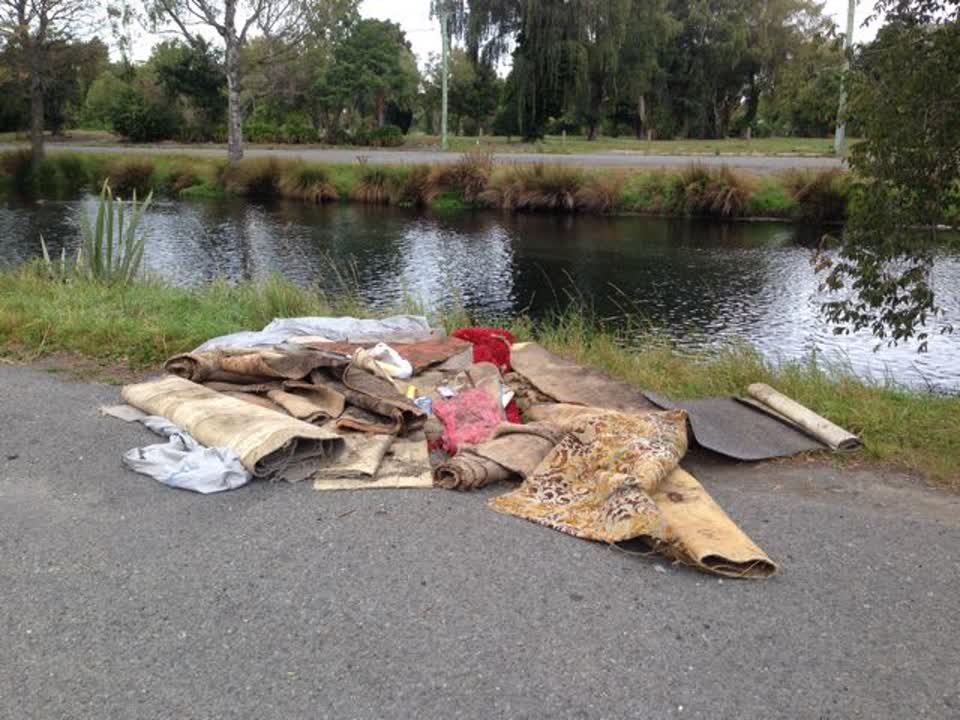 The photograph attached to this rubbish/recycling report