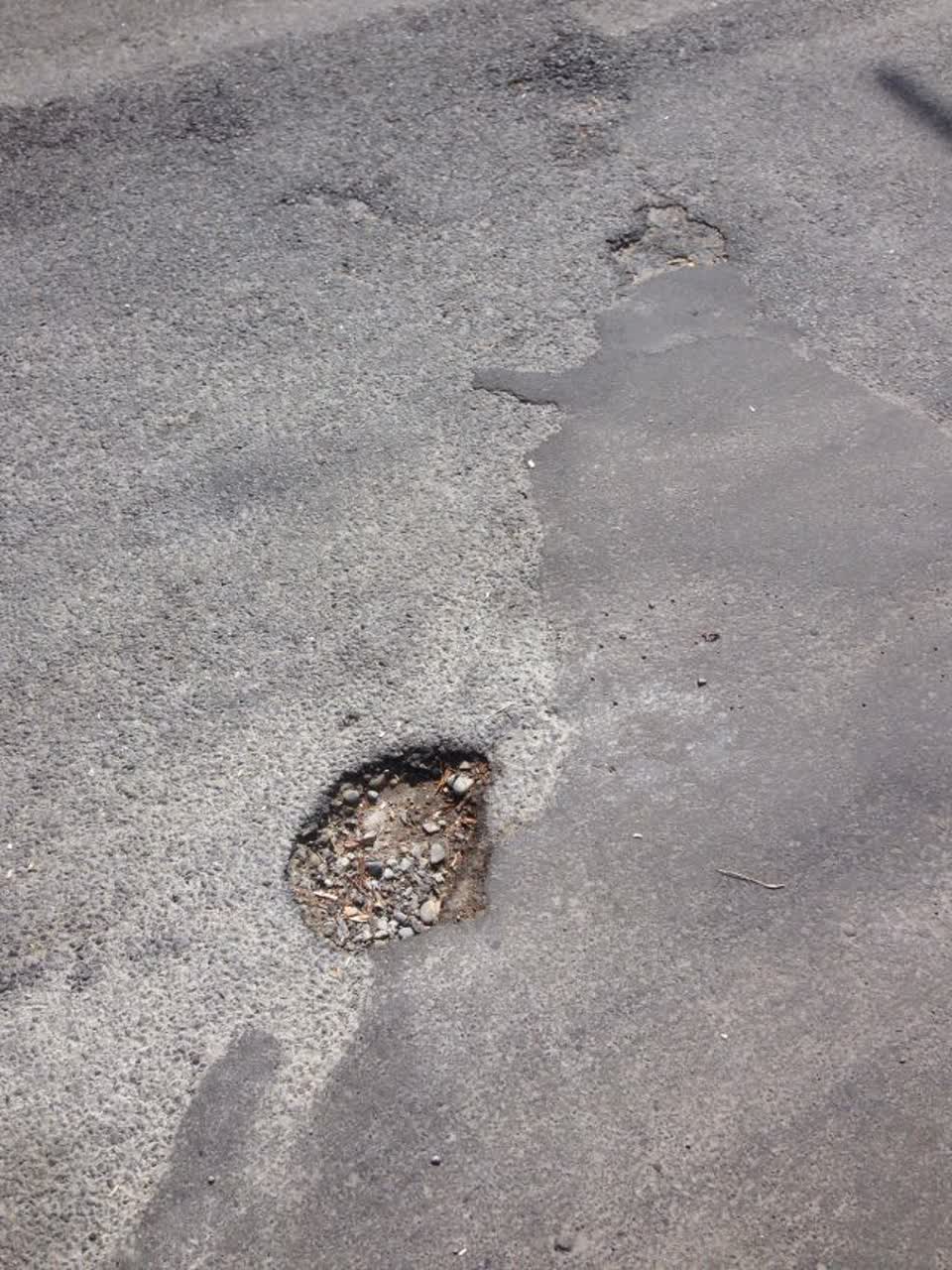 The photograph attached to this roading/streets report