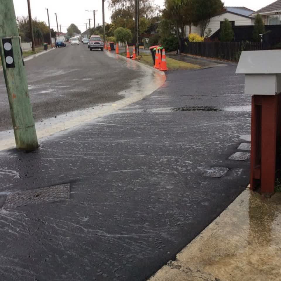 The photograph attached to this roading/streets report