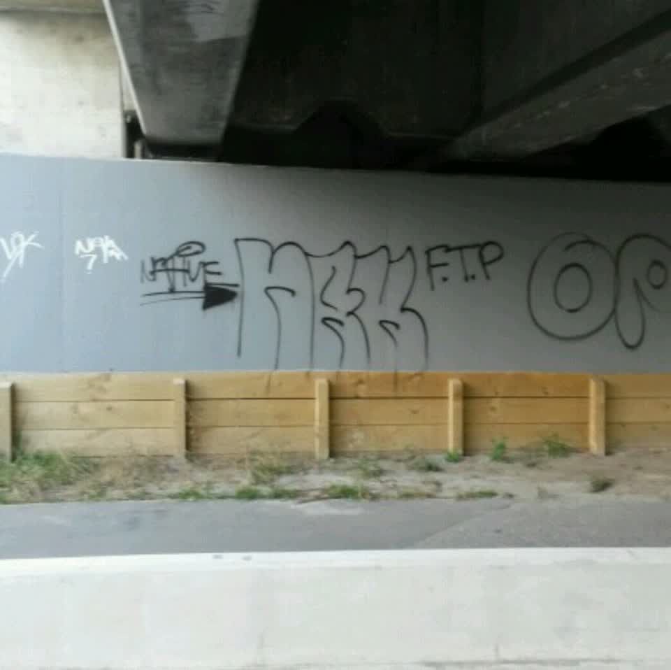 The photograph attached to this graffiti report