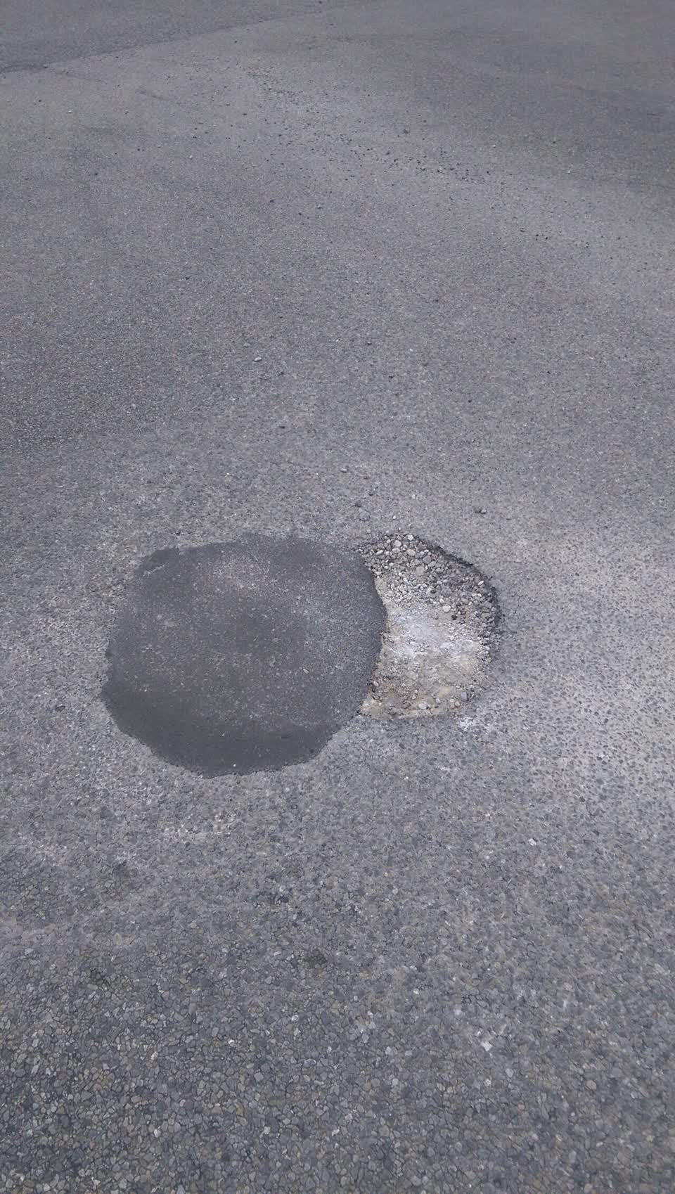 The photograph attached to this roading/streets report