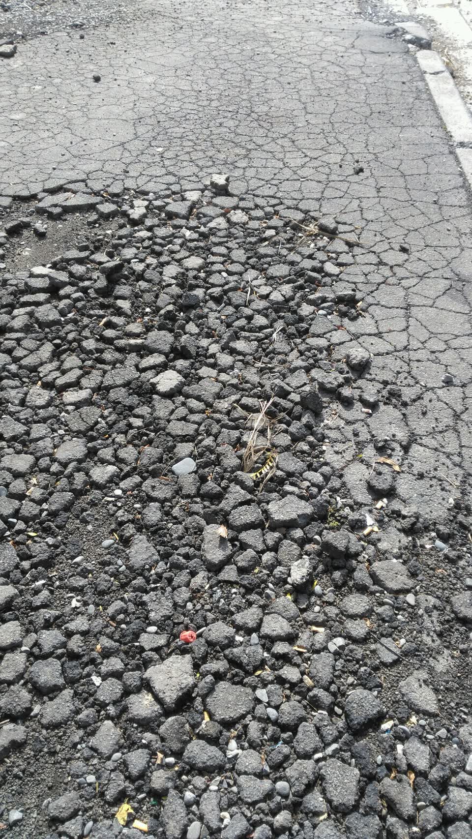 The photograph attached to this roading/streets report