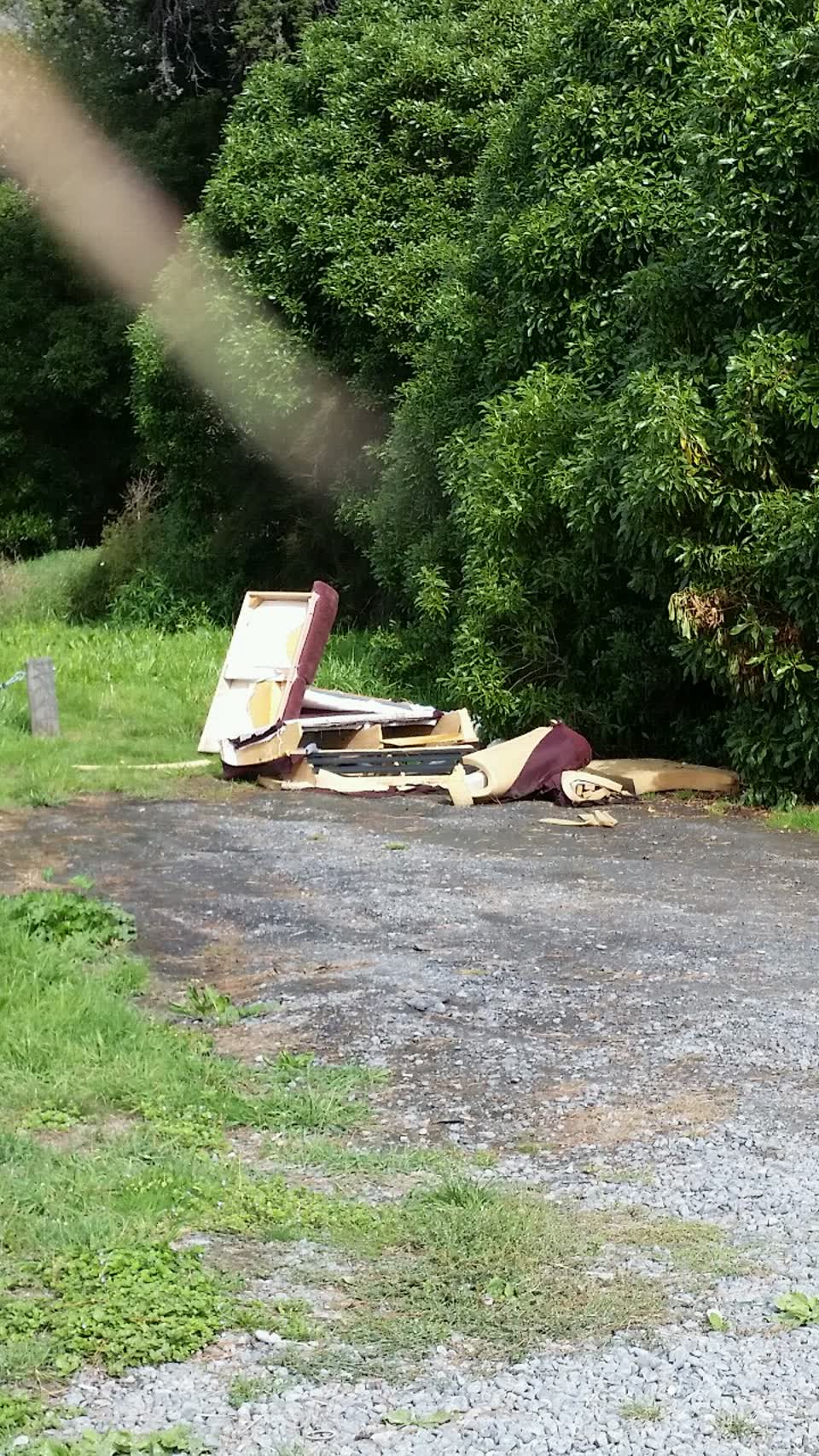 The photograph attached to this rubbish/recycling report