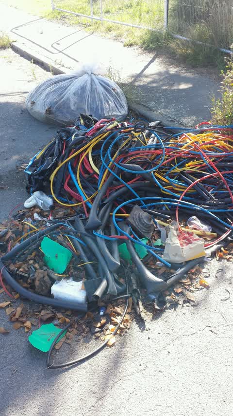 Rubbish/Recycling, a report photo