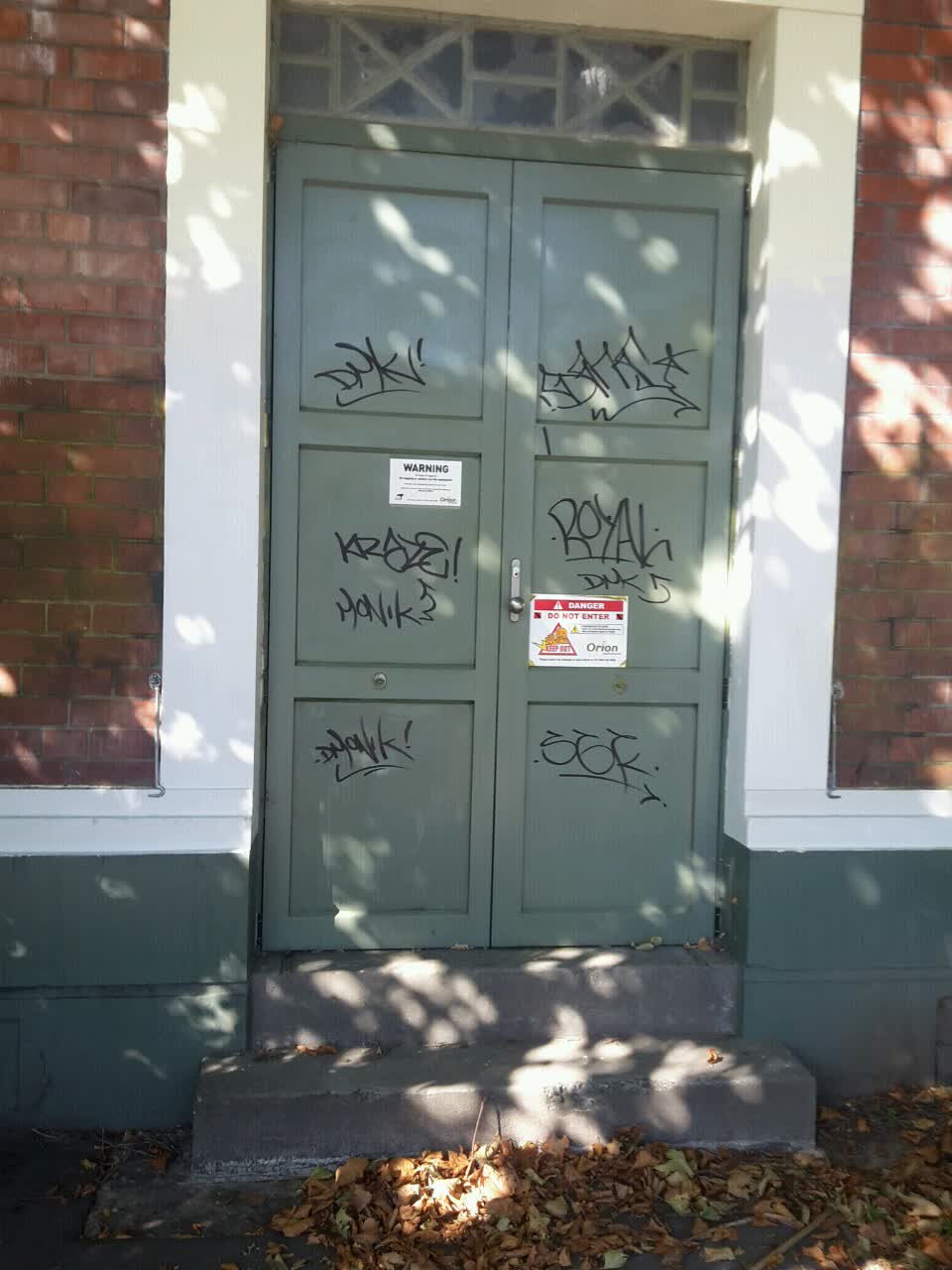 The photograph attached to this graffiti report