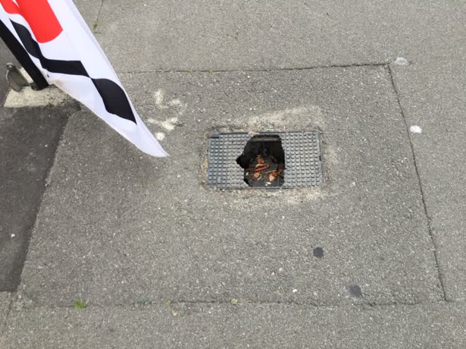 The photograph attached to this roading/streets report