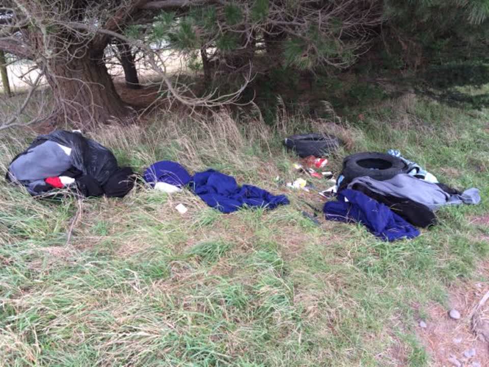 The photograph attached to this rubbish/recycling report