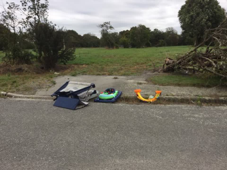 The photograph attached to this rubbish/recycling report