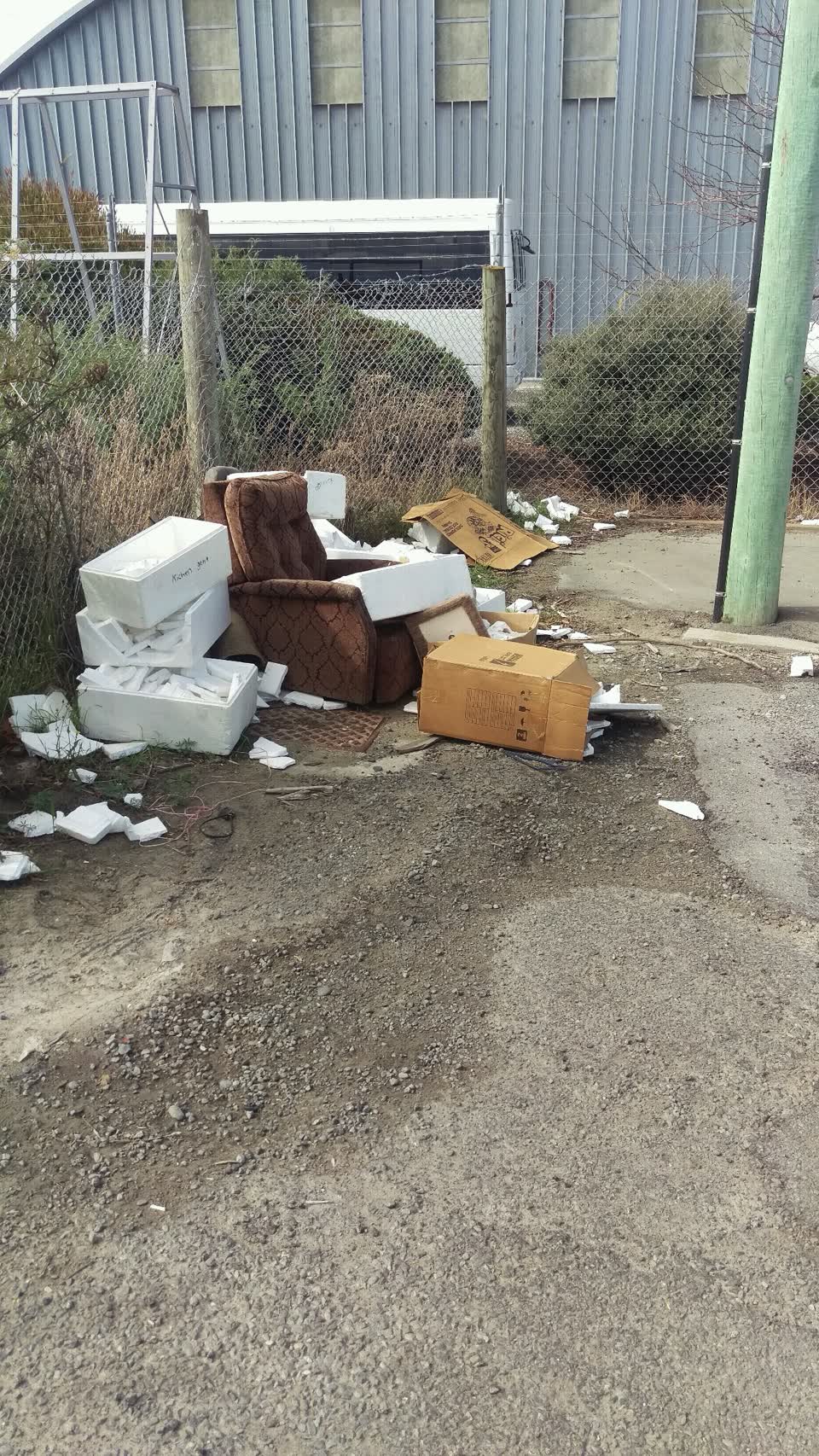 The photograph attached to this rubbish/recycling report