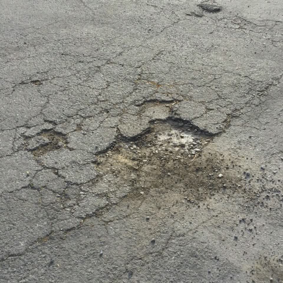 The photograph attached to this roading/streets report