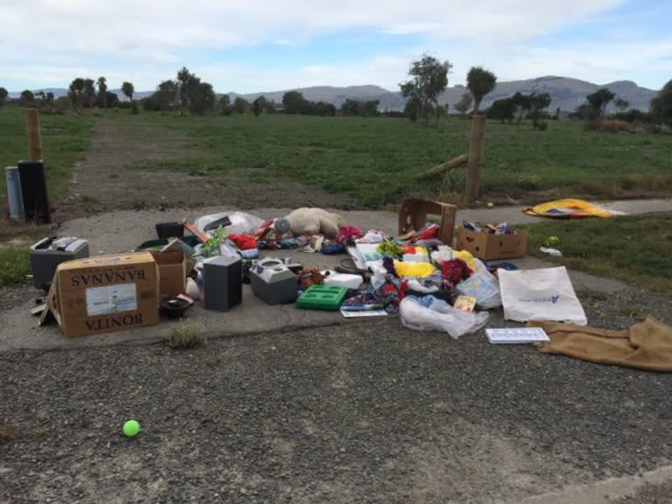 The photograph attached to this rubbish/recycling report