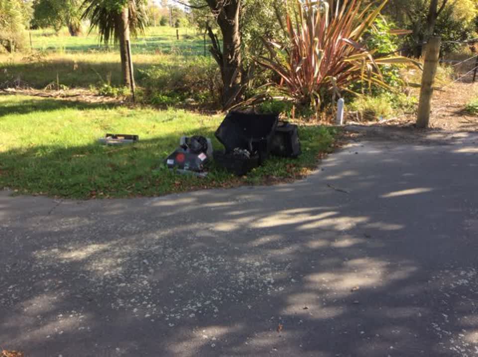 The photograph attached to this rubbish/recycling report