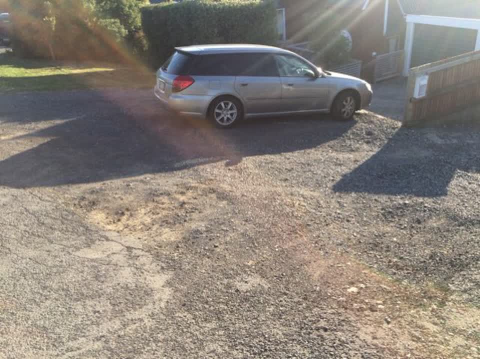 The photograph attached to this roading/streets report