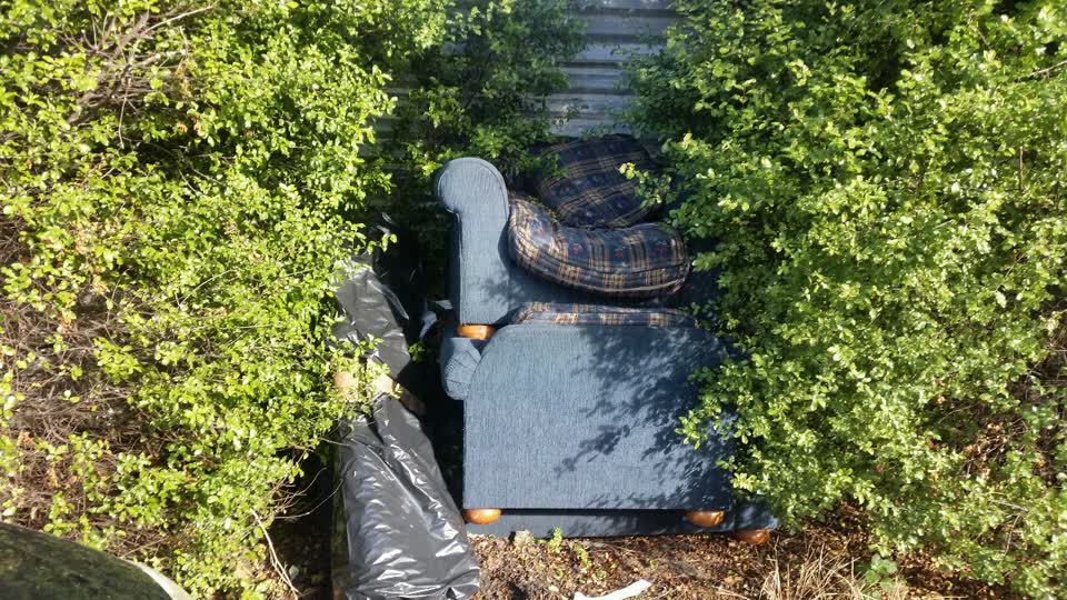 The photograph attached to this rubbish/recycling report