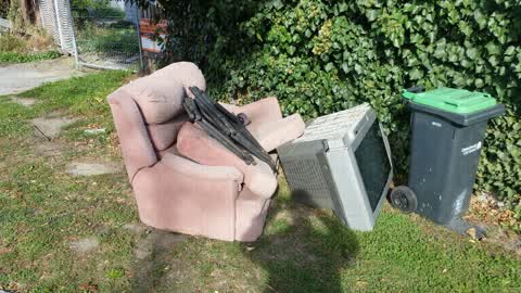 Rubbish/Recycling, a report photo